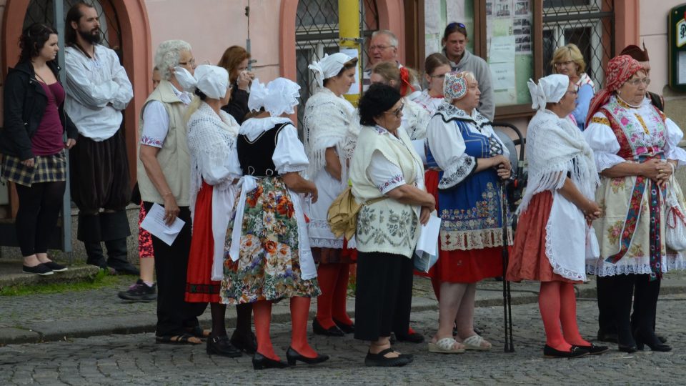 Krojované rodačky a členky březohorských spolků