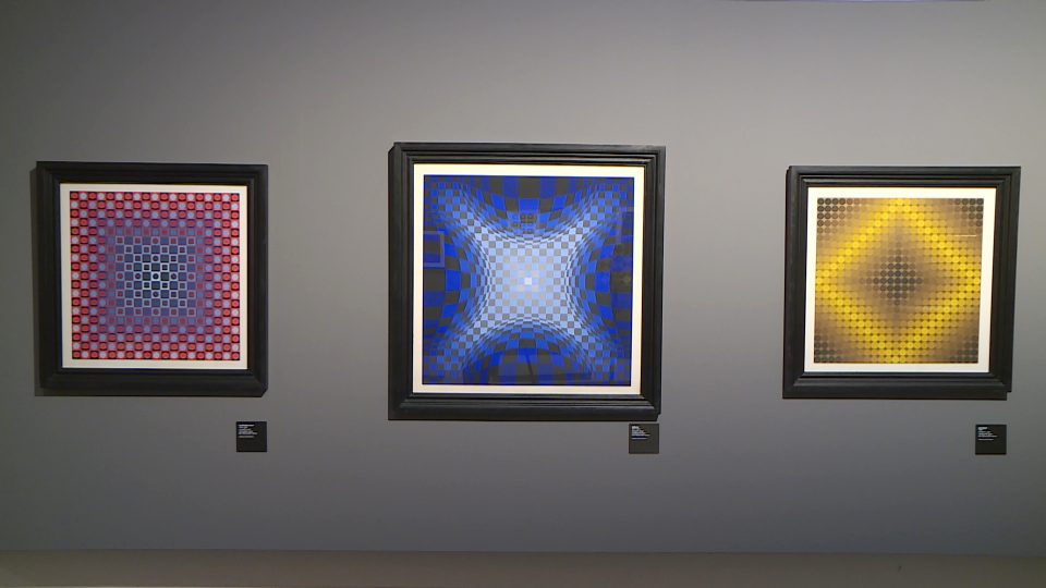 Optické umění Victora Vasarelyho vystavuje Alšova jihočeská galerie v Hluboké nad Vltavou