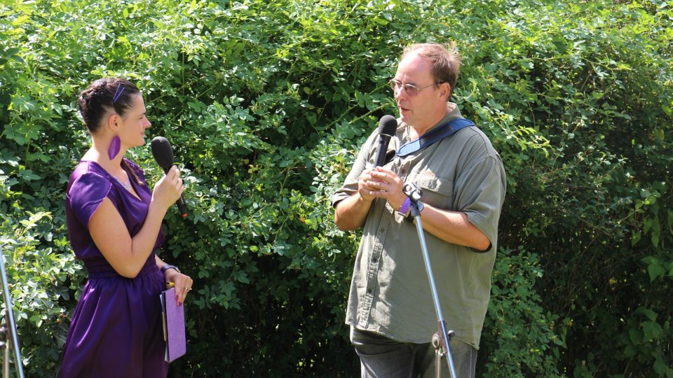 Romana Lehmannová a Pavel Chlouba hovoří o pěstování zahradních borůvek