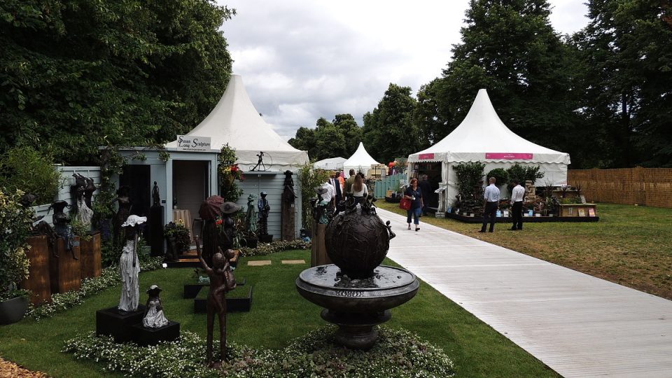 Expozice zahradní výstavy v Hampton Court u Londýna