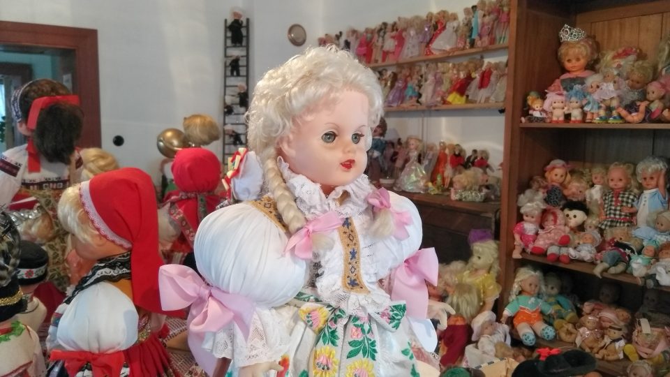 Výstava panenek, Bobrová