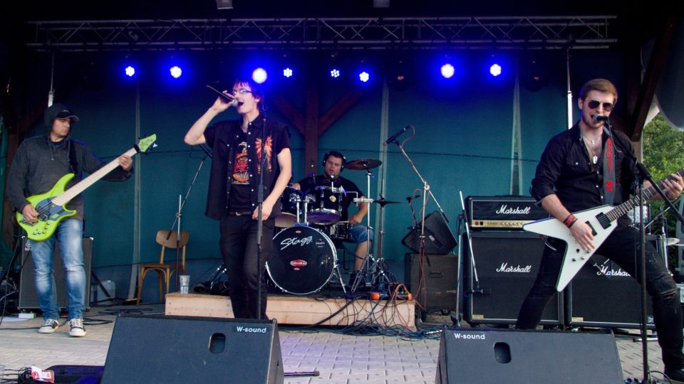 Na festivalu v Klokočí vystoupily skupiny Anarchia, Hallodrn, Seven, Soumrak Band a liberecká Těla