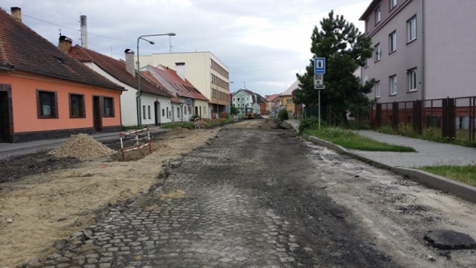Ve Vodňanech opravují ulici dr. Hajného, která patří mezi nejzatíženější ve městě