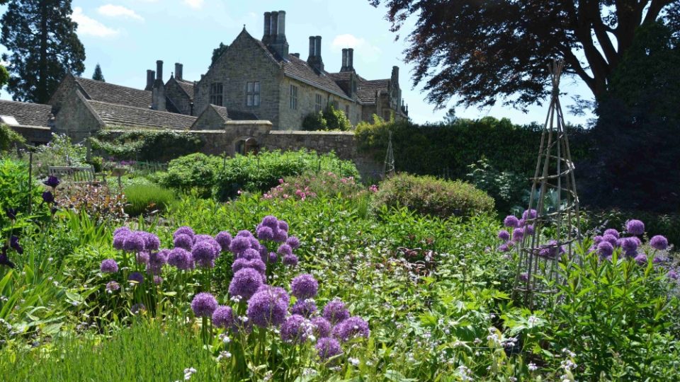 Několik anglických zahrad jsme navštívili při natáčení magazínu Zelené světy. Na snímku Wakehurst Place