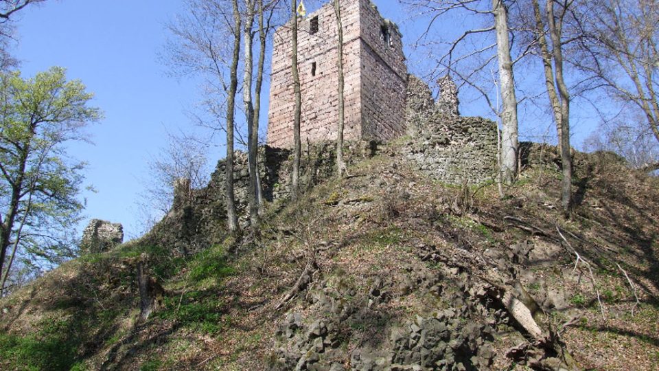 Hrad Kumburk pamatuje i husitské hejtmany