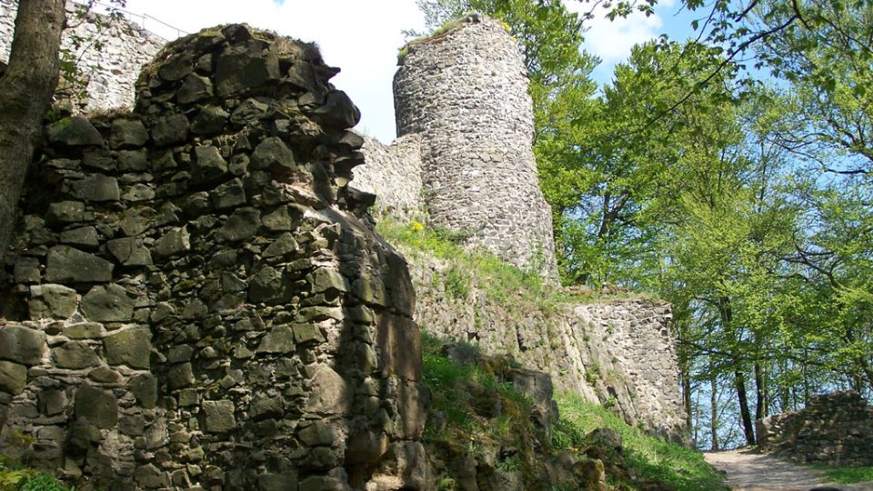 Hrad Kumburk pamatuje i husitské hejtmany