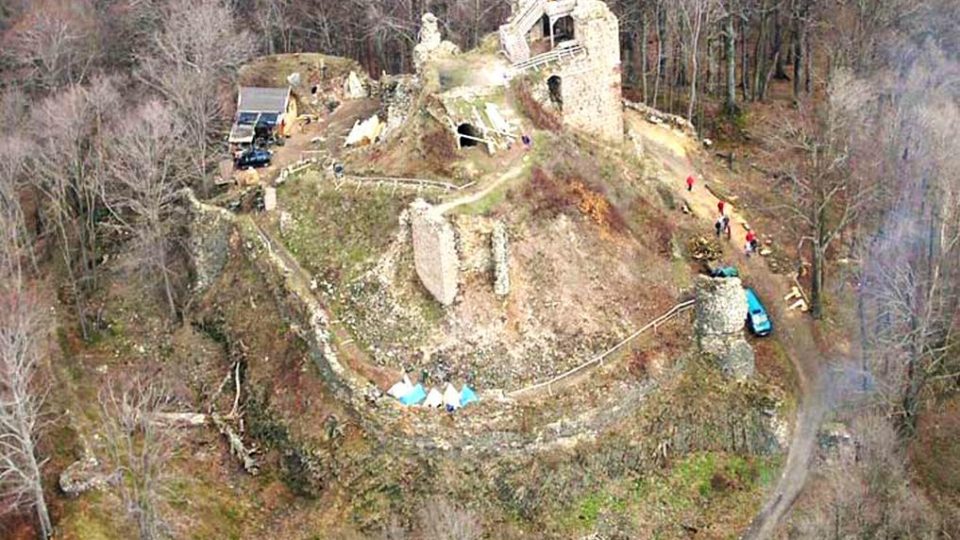 Hrad Kumburk pamatuje i husitské hejtmany