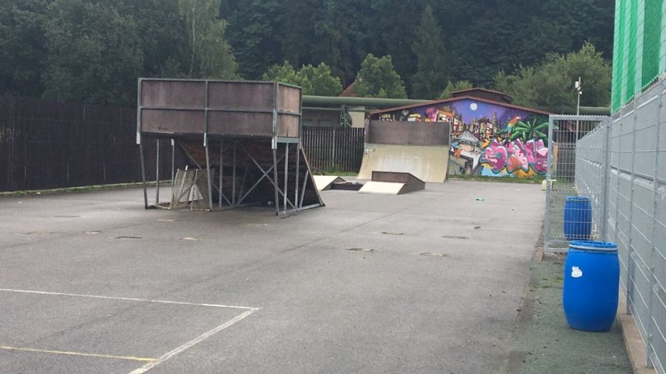 Skatepark v Náchodě bude i přes dlouhotrvající problémy fungovat dál. Pořádek budou hlídat určení správci