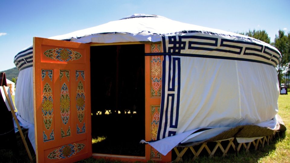 Mongolská jurta přijde na devadesát tisíc a nepotřebuje stavební povolení