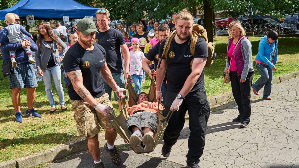 Dobrovolnická pátrací skupina trénuje zásah v terénu i fyzickou zdatnost