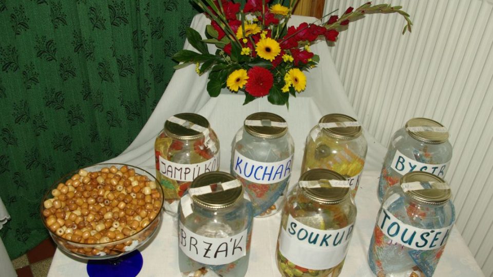 Hlasování - lahve pro pěstitele na výstavě v Nemyčevsi
