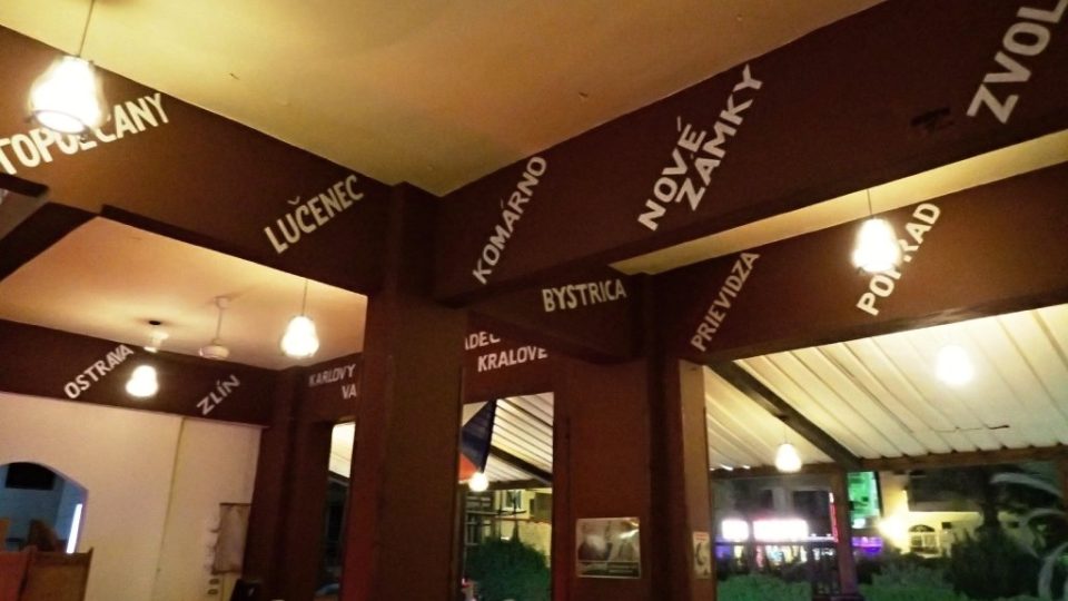 Interiér restaurace Praha Café