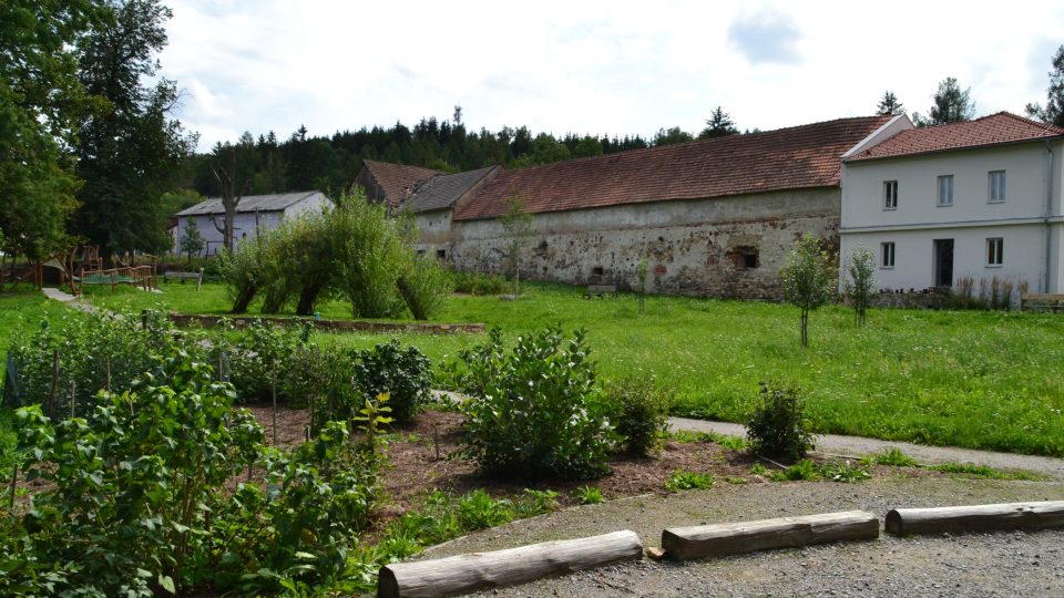 Terapeutická zahrada, Baliny