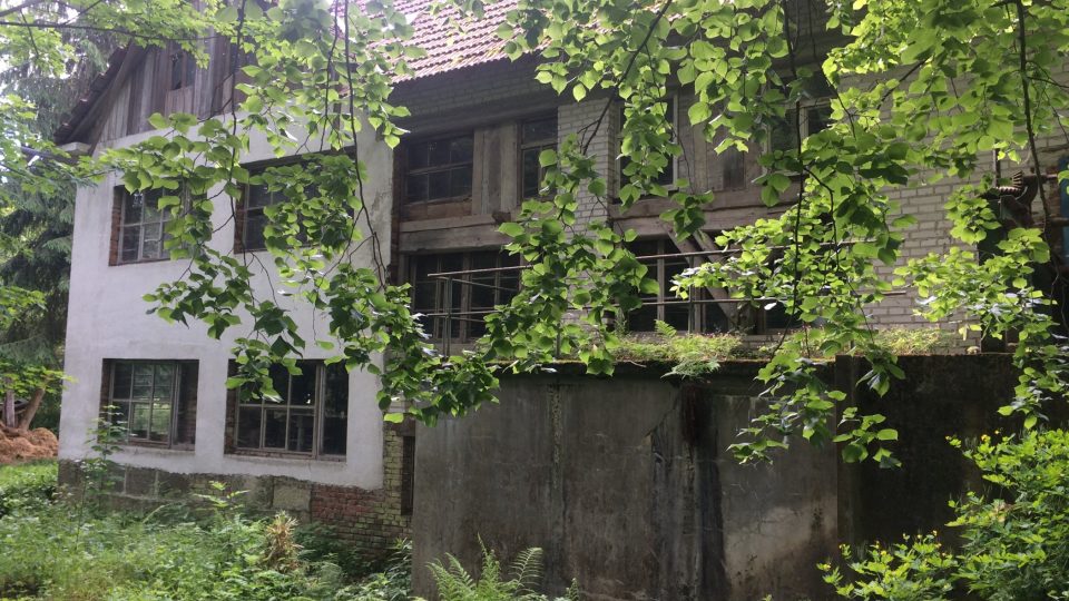 V Boštíkově mlýně se od 50. let nemele, ale Boštíci tam stále žijí