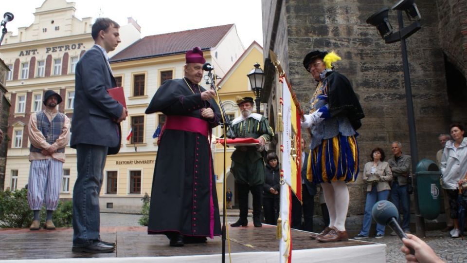 Den zvoníků v Hradci Králové. Ceremoniál zvoníků v renesančních kostýmech