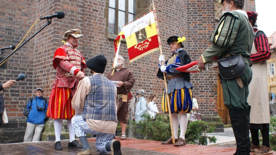 Den zvoníků v Hradci Králové. Ceremoniál zvoníků v renesančních kostýmech