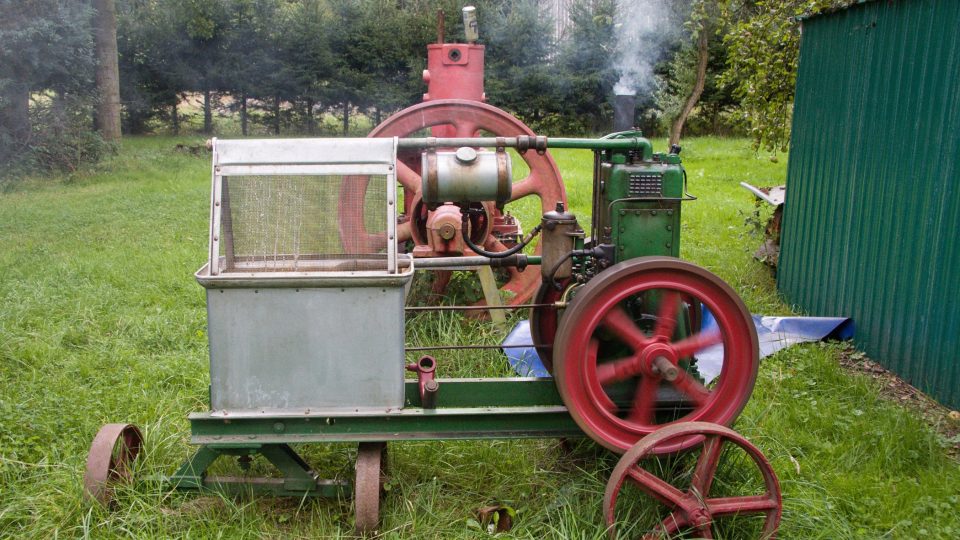 Stabilní motor jako srdce Strojních lázní