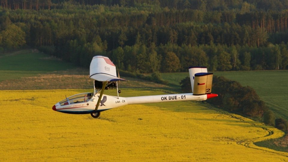 Pilotka Jaroslava Hanzalová vyhlíží řepku