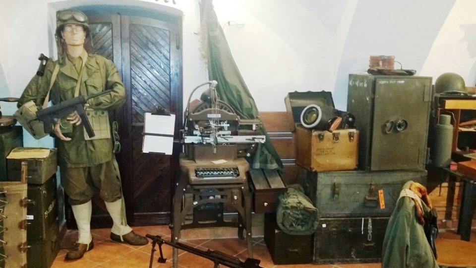Venkovské stavení v Dobčicích proměnil Vladimír Záluský na muzeum americké armády