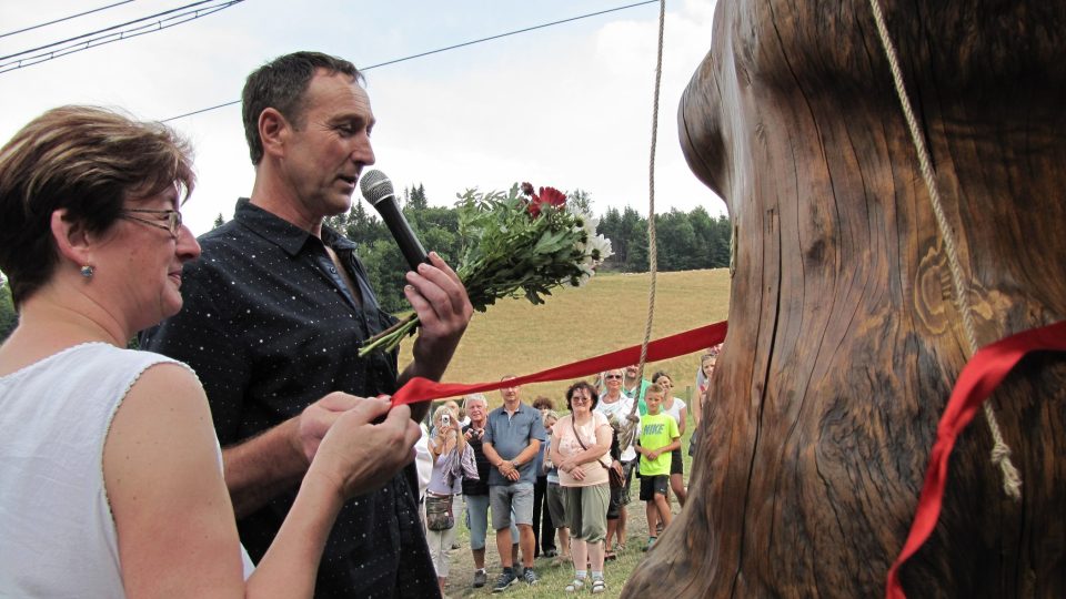 Manželé Mikeskovi u zvoničky lásky