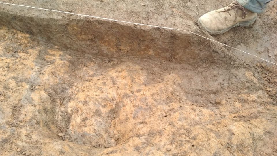 Archeologové odkryli v Kostelci nad Orlicí něco, co by tam podle učebnic dějepisu být nemělo