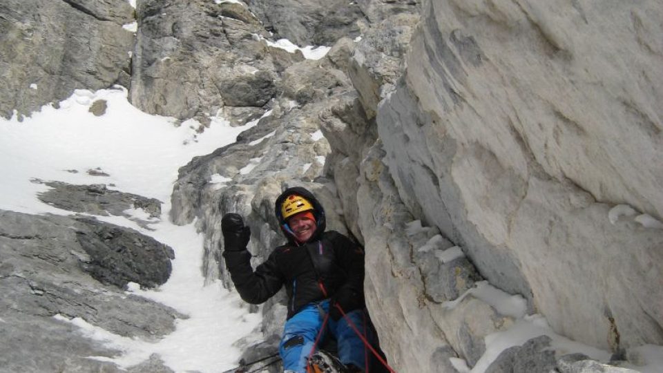 Dvěma českým horolezcům, Markovi Holečkovi a Zdeňku Hákovi, se podařila zcela unikátní věc, která se zapsala do dějin světového horolezectví. Prvovýstup jihozápadní stěnou osmitisícovky Gasherbrum I. 