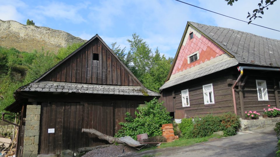 Pohled na hrad z obce Lanšperk