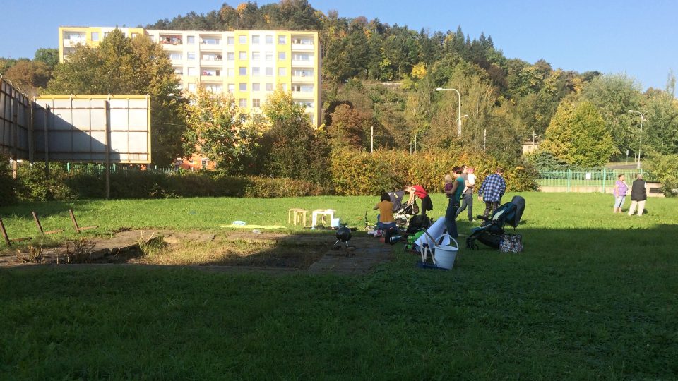 Nová komunitní zahrada v Krásném Březně bude spolupracovat se školou
