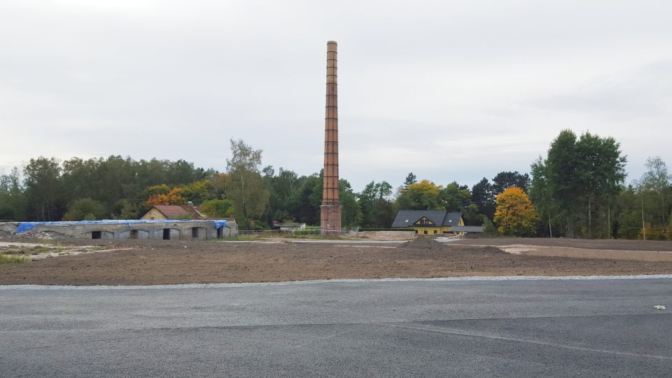 Areál bývalé továrny v obci Břasy se promění na oddychovou zónu