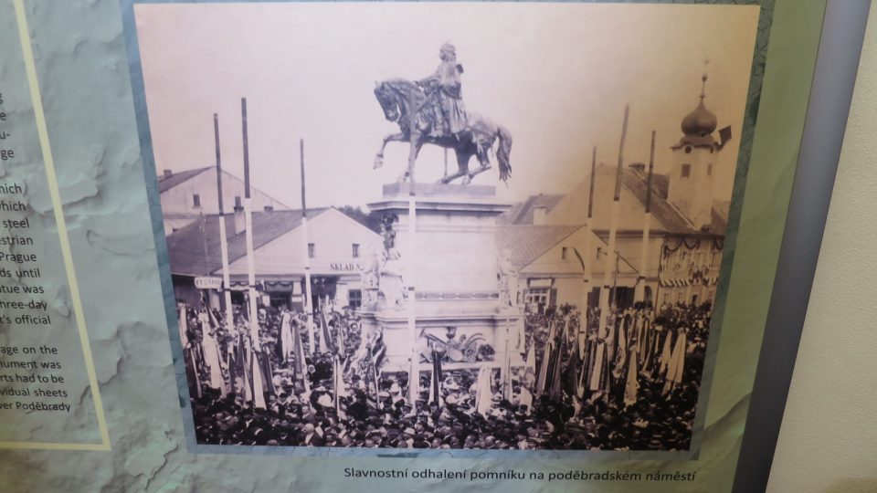 Historické fotografie z odhalení pomníku v roce 1896