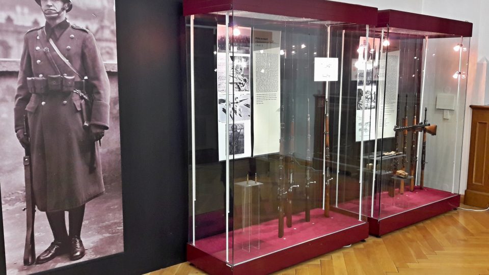 Západočeské muzeum v Plzni otevřela novou výstavu. Jmenuje se Pistole, pušky a samopaly československých zbrojovek. K vidění budou jejich výrobky z let 1918 až 1968, které sloužily převážně jako služební zbraně