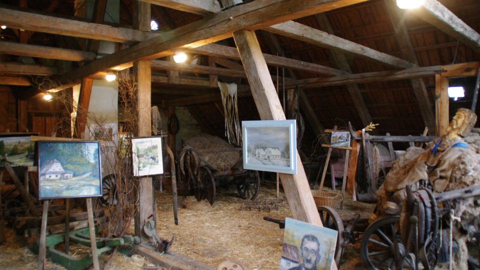 Galeri Na Půdě představuje díla místních i renomovaných výtvarníků