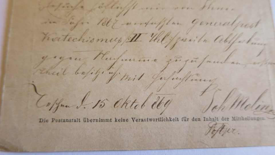 Součástí sbírky pohlednic je i nejstarší korespondenční lístek z roku 1869 