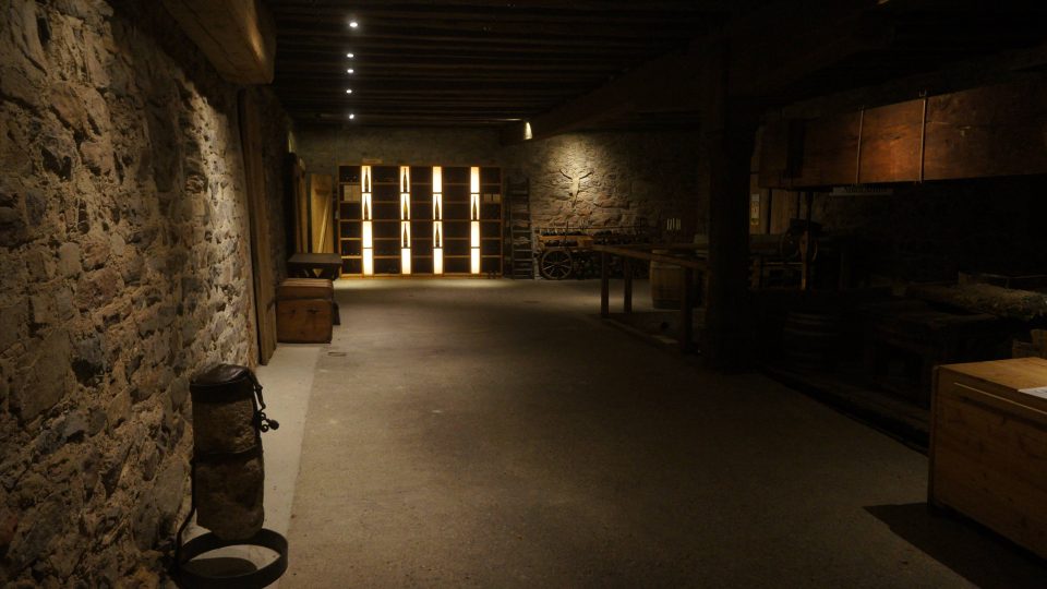 Vinný sklep se nachází v římské kryptě domu s více než dvoutisíciletou historií