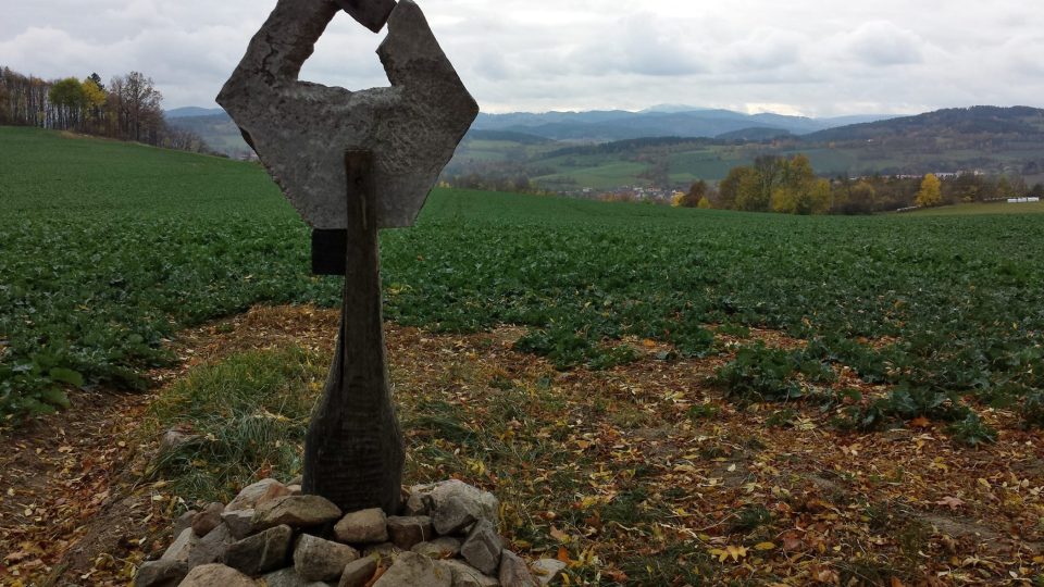 Výhled na nejvyšší partie Šumavy od kaple svatého Šebestiána