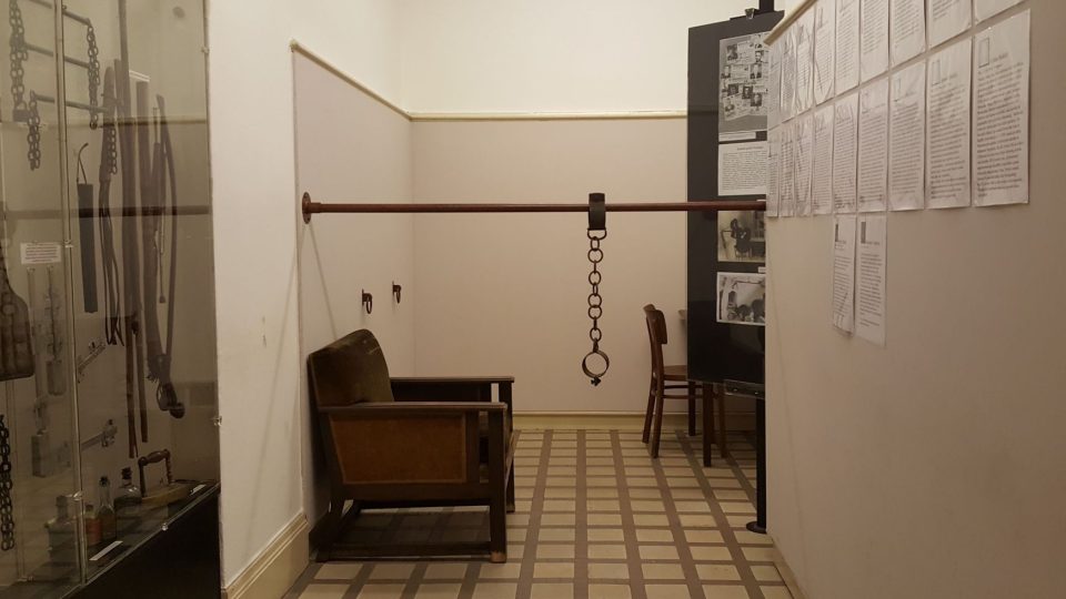 Rekonstrukce mučírny, původně byla umístěna v jiné části budovy