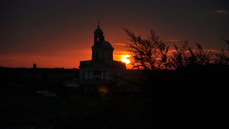 Chrám svatého Mikuláše při setmění