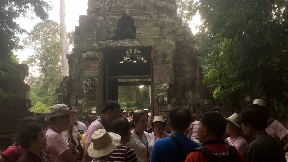 Angkorský chrámový komplex je turistickým lákadlem Kambodži