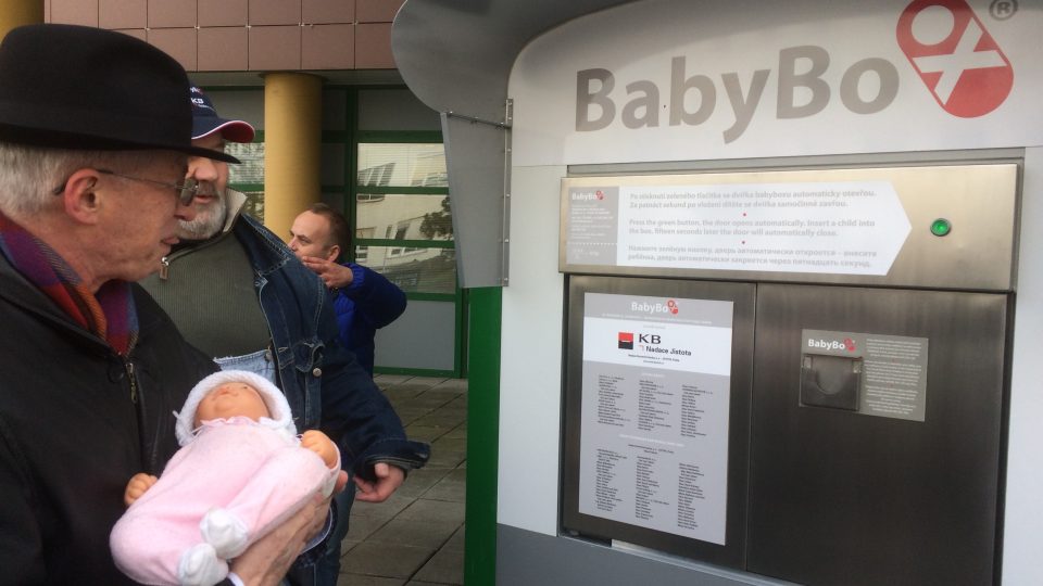 Nový babybox v areálu nemocnice v Ústí nad Labem vyzkoušela nejdřív panenka