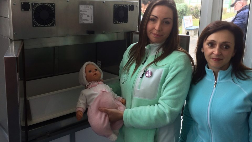 Nový babybox v areálu nemocnice v Ústí nad Labem vyzkoušela nejdřív panenka