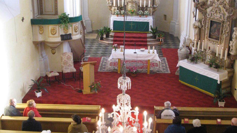 Žehnání zvonům ve Svatém Poli na Příbramsku 