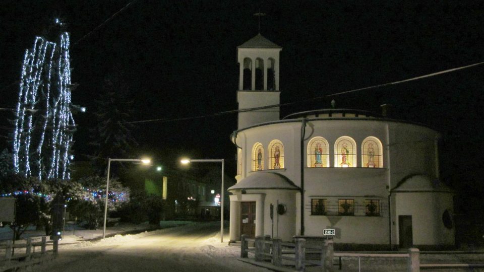 Vánoční kostel v Povrlech