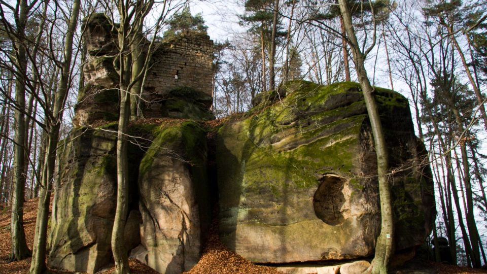 Samostatná obytná věž Kazatelnice na skalním bloku