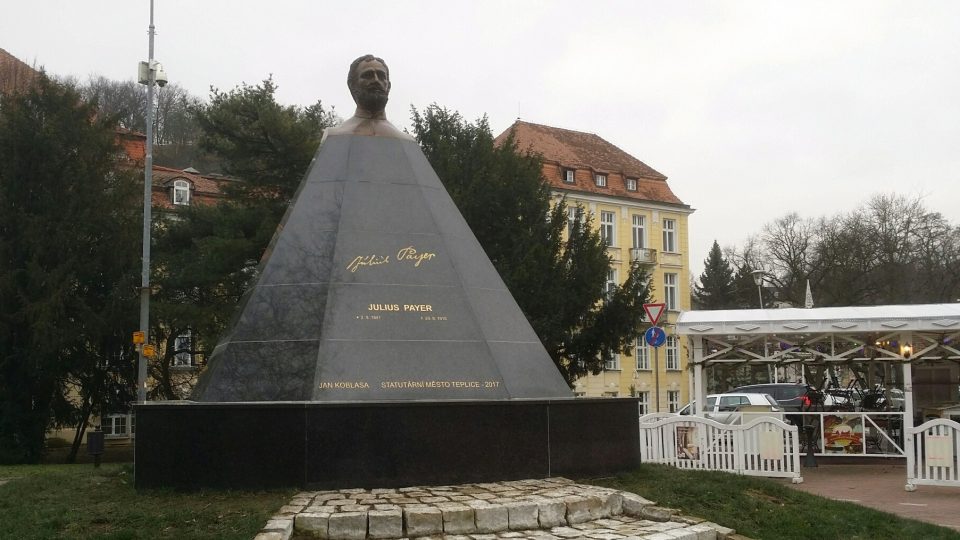 Polárník, objevitel, horolezec a malíř Julius Payer má nově v Teplicích svůj pomník