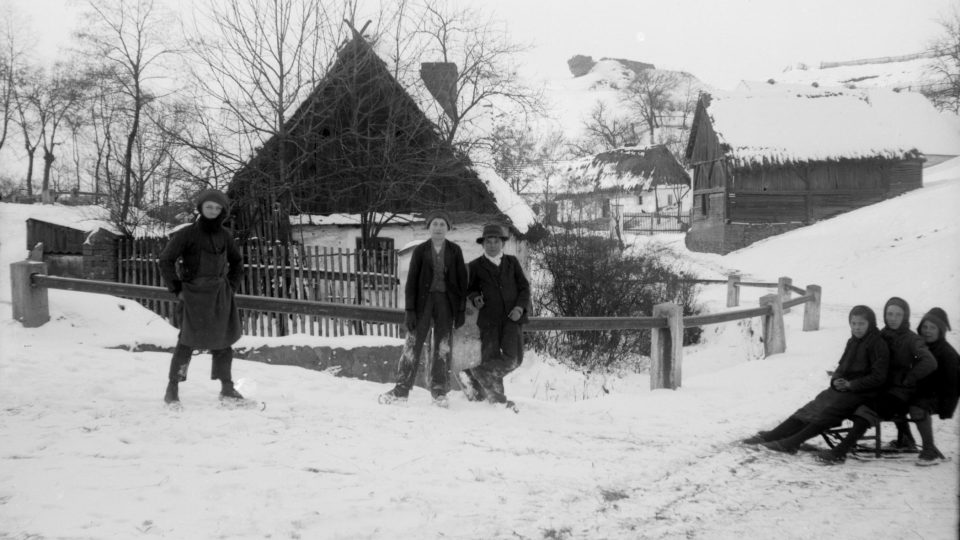 Plzeň-Litice, staré domky. Foto z roku 1918 