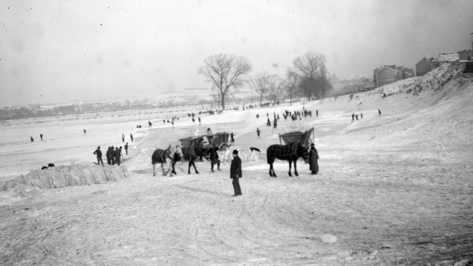 Plzeň, kluziště na Jíkalce. Foto z roku 1906