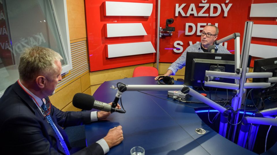 Mirek Topolánek ve Dvaceti minutách Radiožurnálu