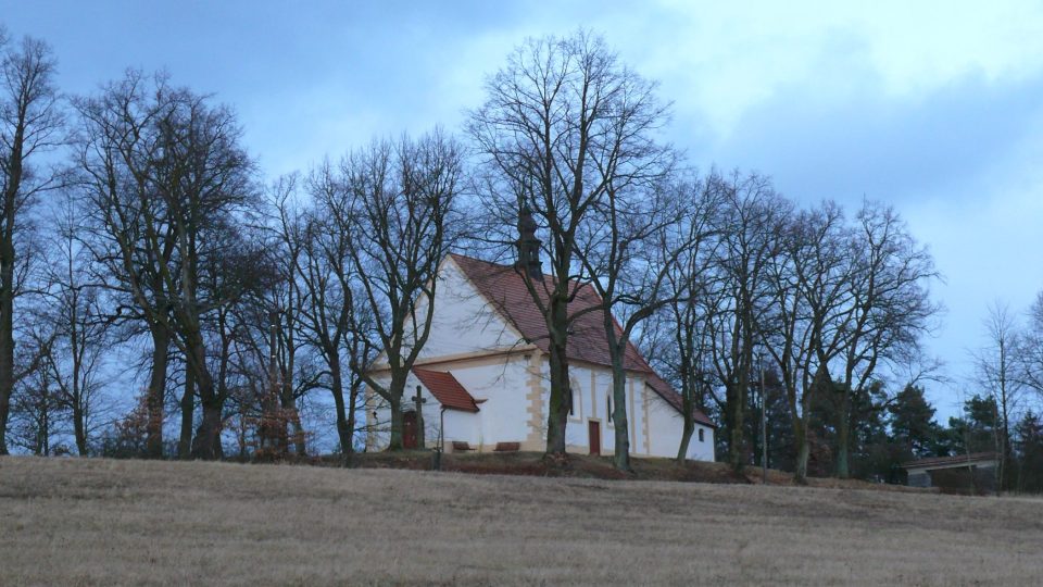 Za humny Květova se nachází renesanční kostelík sv. Jana Křtitele