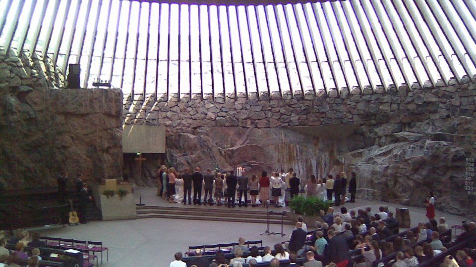 V helsinském skalním chrámu se konají náboženské obřady i nejrůznější typy koncertů