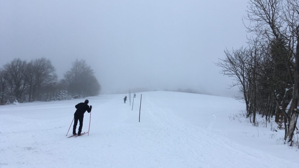 Nový sníh dal šanci níže položeným ski areálům v Krušných horách